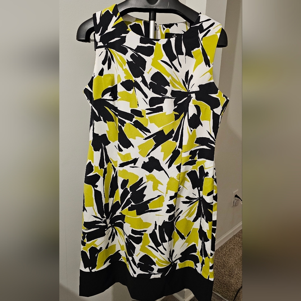Ladies dress sz 16